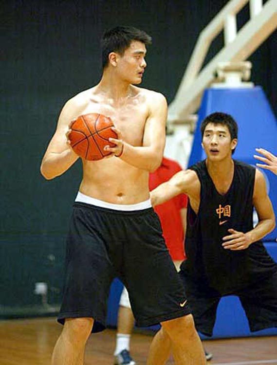 夺冠的背后 夺冠的背后