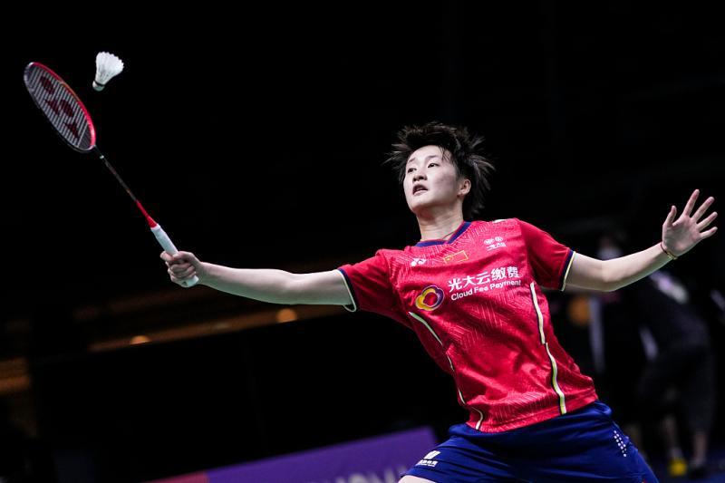 到球场不仅 到球场不仅