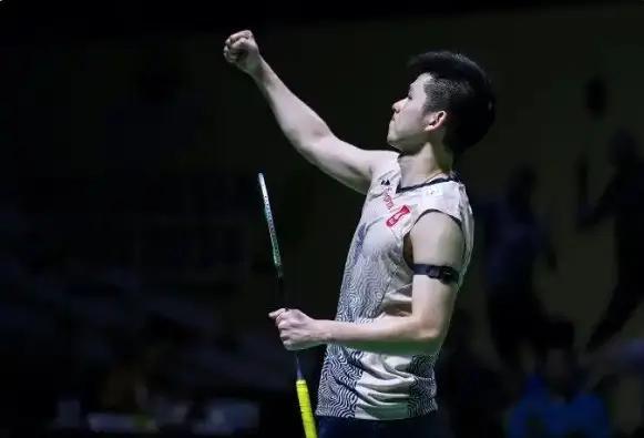 哈登谈向全队赠送球鞋：这是常规赛主场最后一战 希望大家能体会我的感受