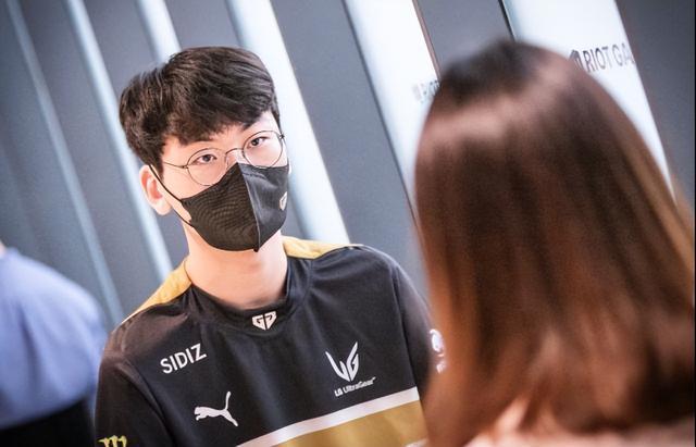 理展示了他 理展示了他